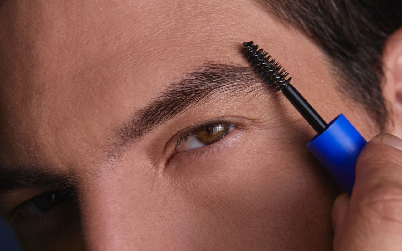 040547A001_8011607375158_PupaMan_BrowGel_Model_02082023171049.jpg