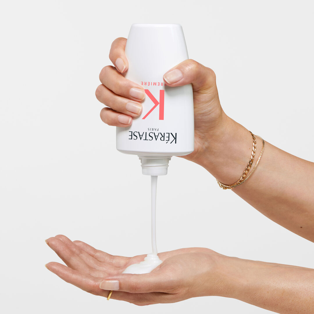 kerastase-premiere-bain-decalcifiant-repairing-shampoo-in-hand.jpg