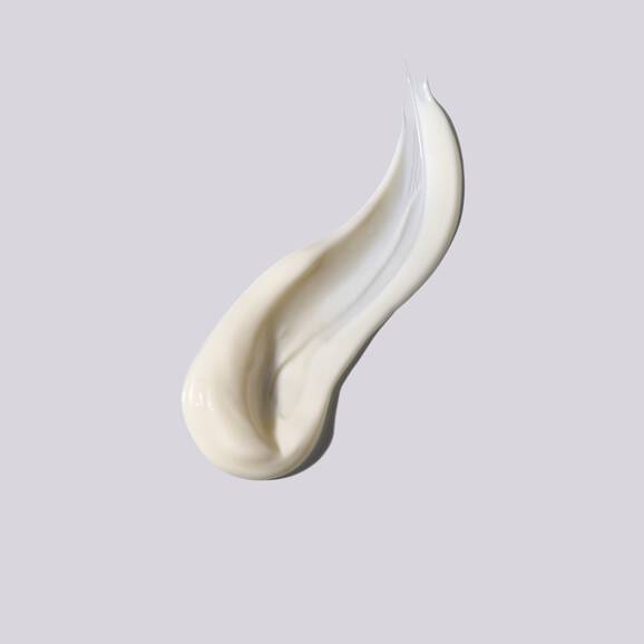 shu-uemura-art-of-hair-essence-absolue-rich-nourishing-hair-oil-cream-texture.jpg